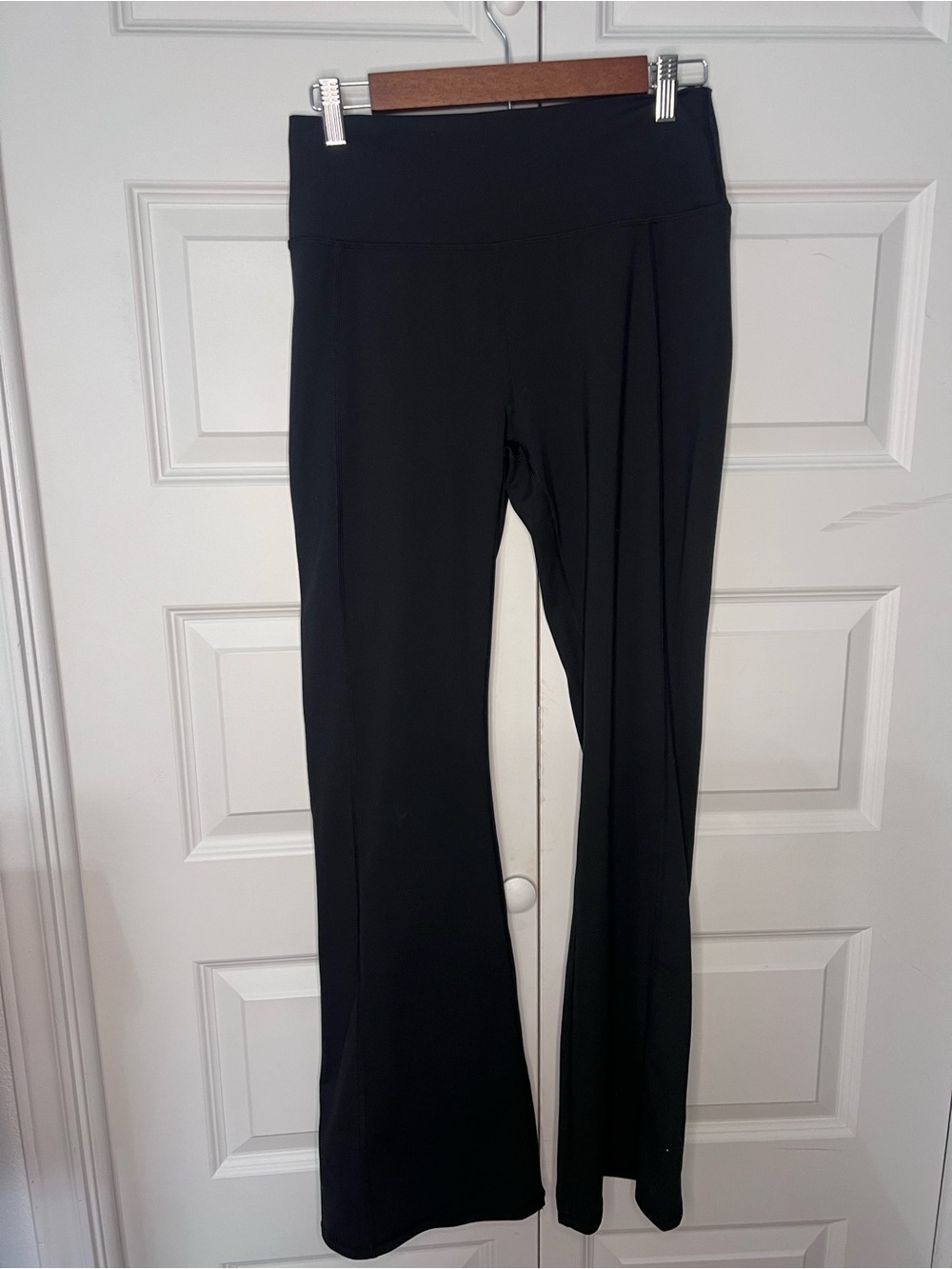 🖤 Fabletics Black Flare Leggings – Size Large 🖤